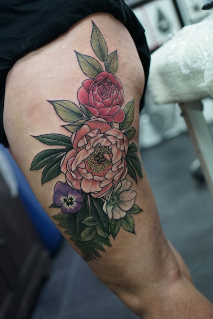 Floral_thigh_tattoo