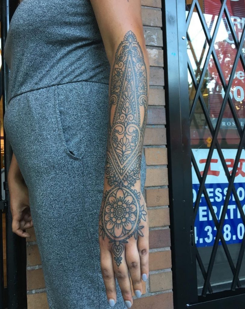 Chitra tattoo artist - Stylist